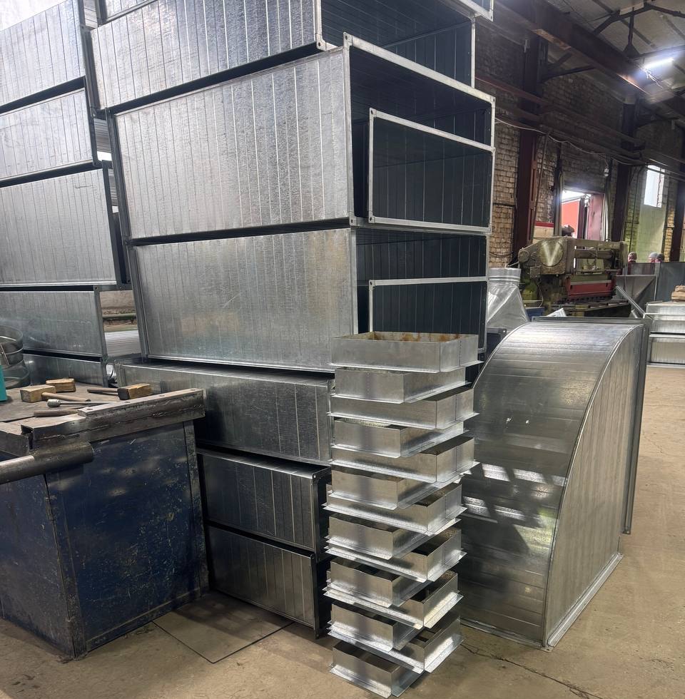 Воздуховоды в цехе